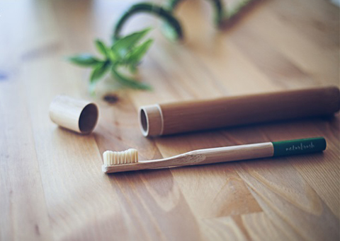 Funda de bambú para cepillo de dientes